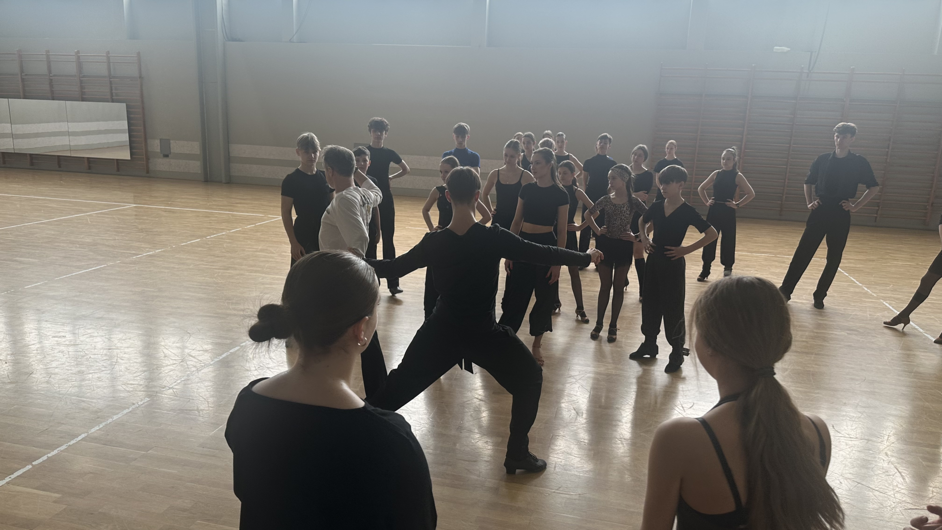 Taniec sportem kształtującym młodego człowieka